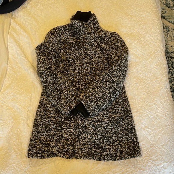 J Crew Lodge Coat in Speckled Boucle - Picture 2 of 10
